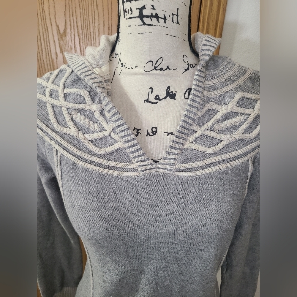 Eddie Bauer Embroidered Cable Hooded Pullover Sweater - Picture 2 of 4